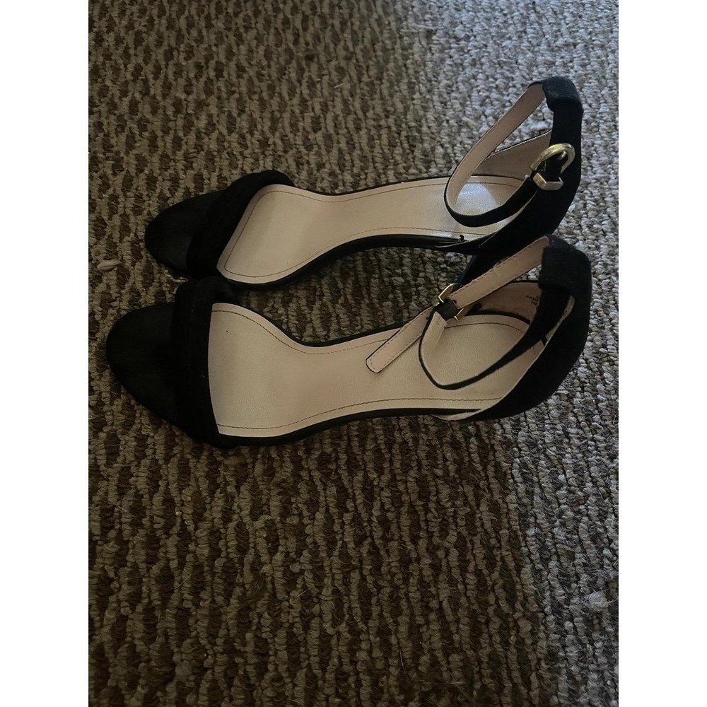 heels - Picture 2 of 2